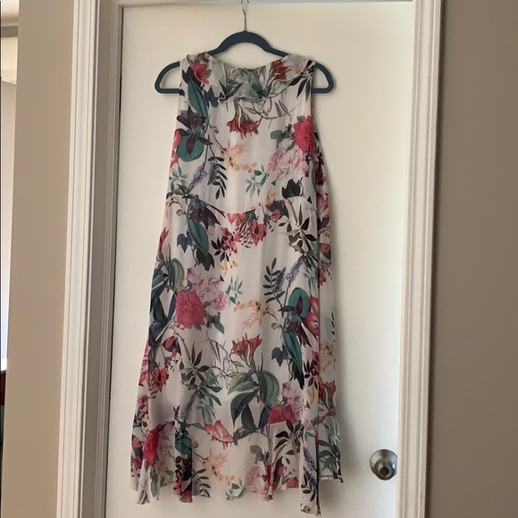 M Dress - Picture 2 of 4